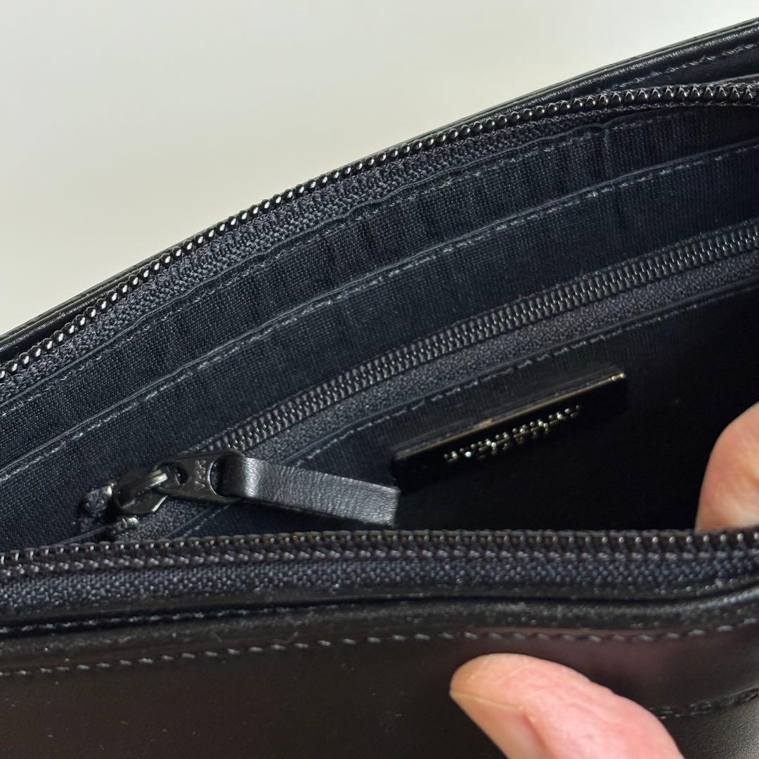 Burberry ブラックレザーハンドバッグ