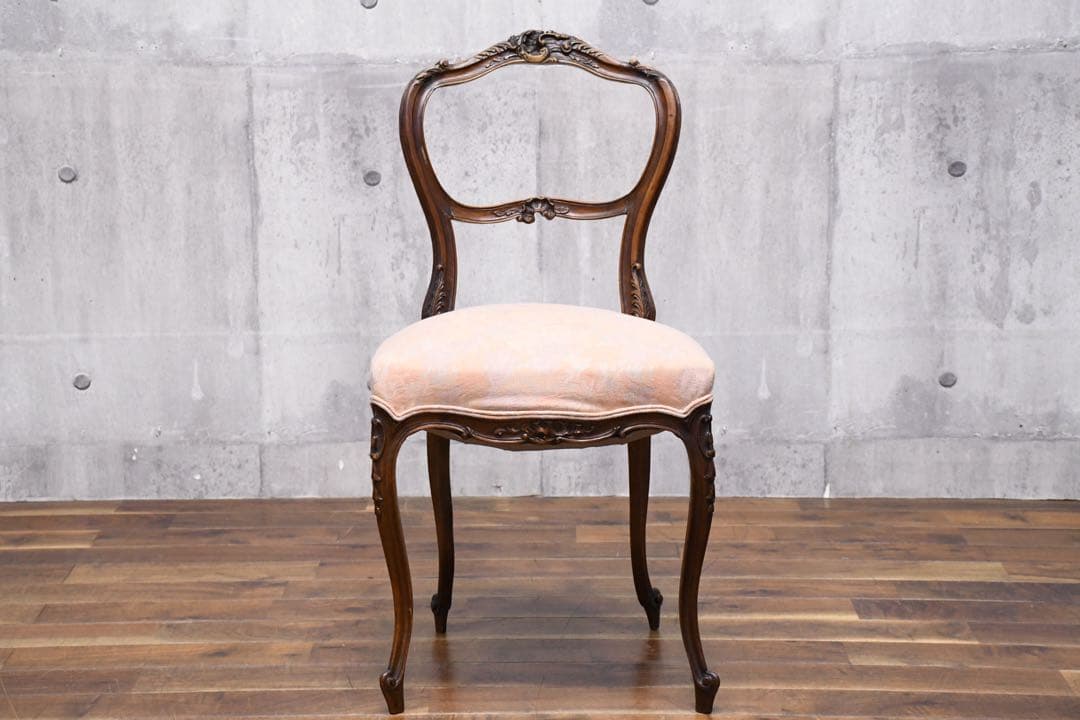 EFK99 英国アンティーク バルーンバックチェア 猫脚 木彫刻 サロンチェア