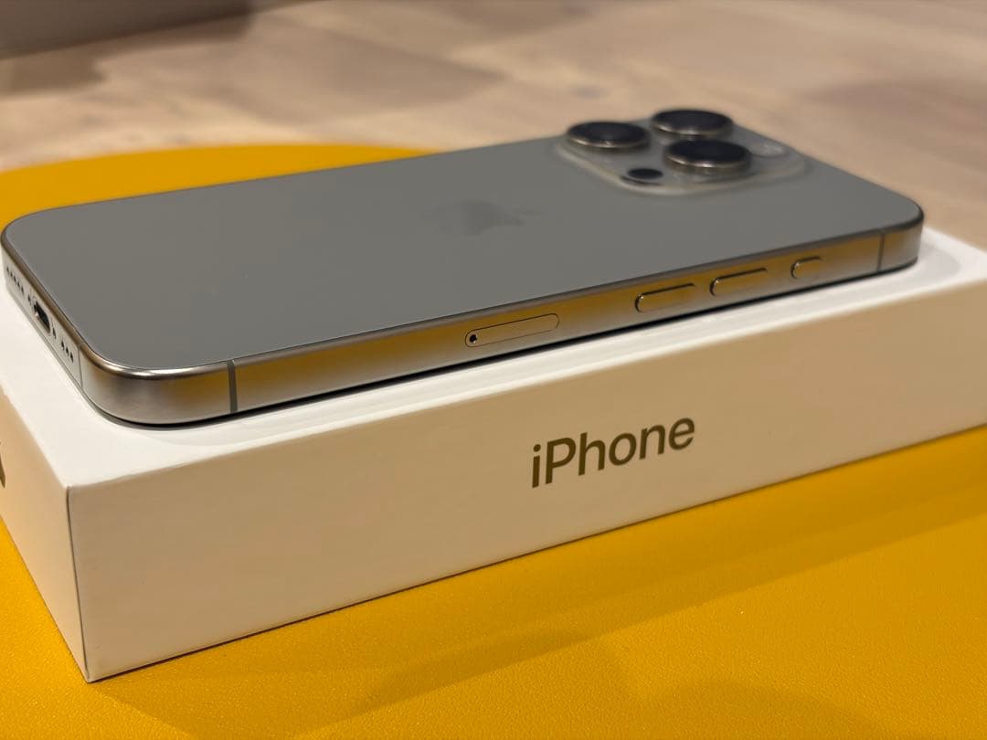 iPhone 15 Pro 256GB (Simフリー) ナチュラルチタニウム