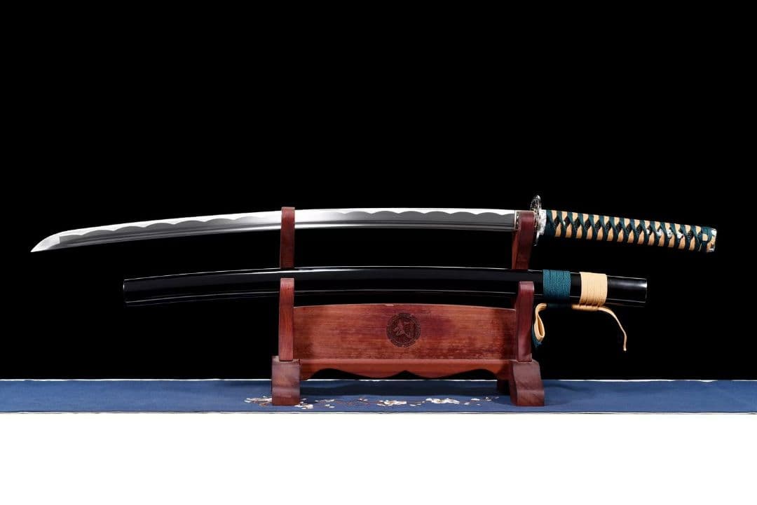【武士の魂】古兵器 刀装具 日本刀　模造刀 居合刀 武士道 鑑賞用 美術刀