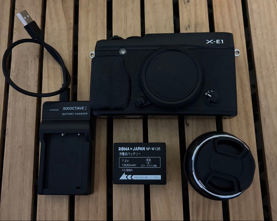 Fujifilm X-E1 pergear25mmf1.8レンズ付き