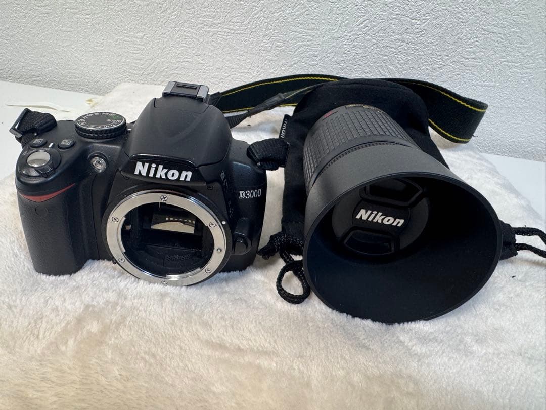 Nikon D3000 デジタル一眼レフカメラ