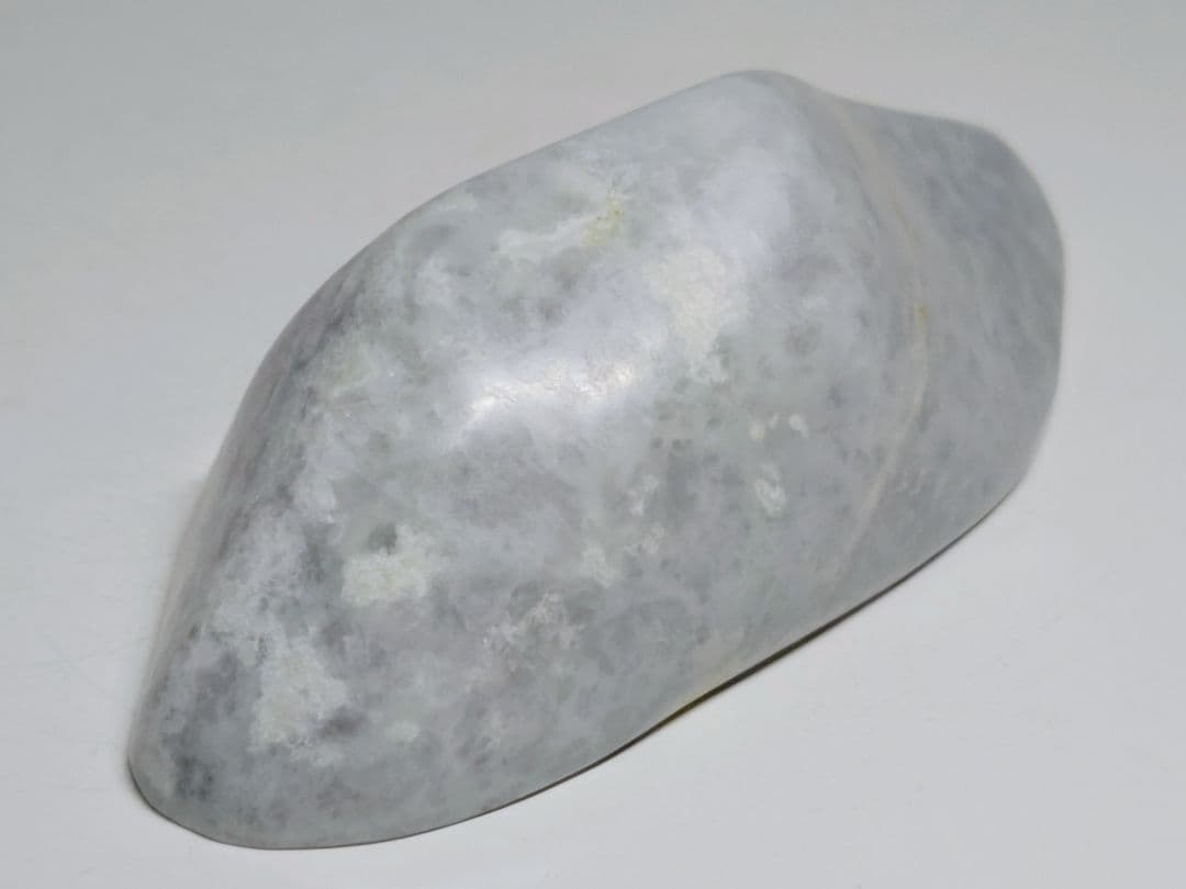 白灰 371g 翡翠 ヒスイ 原石 鑑賞石 自然石 誕生石 鉱物 鉱石 水石