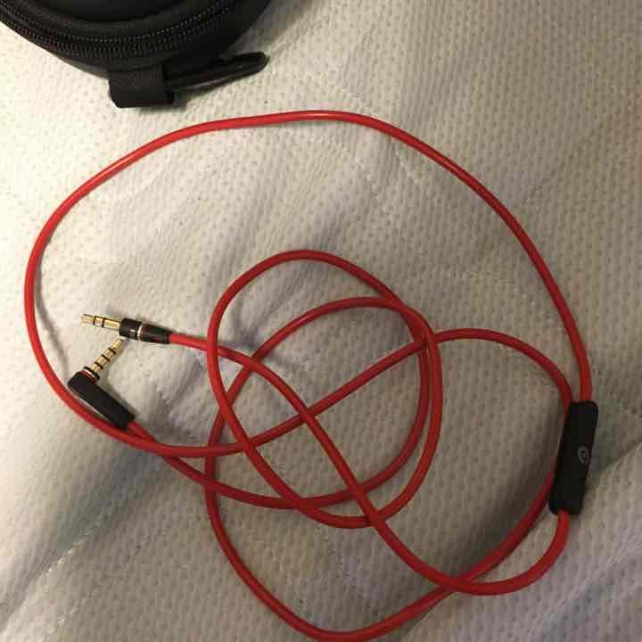 ビーツ 密閉型ヘッドホン