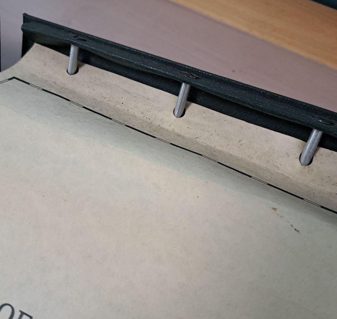 COINS　OF　ALL　NATIONS　世界の国々の　ファイル2冊