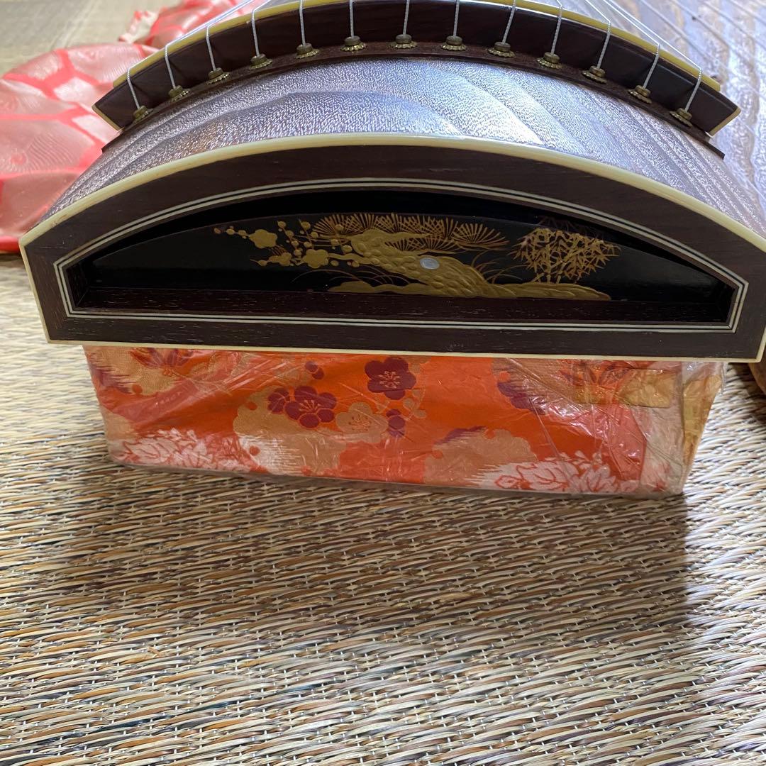良品　4面セット売りです　お琴 13弦 すだれ彫り 琴柱・ユタン【発送条件有り】