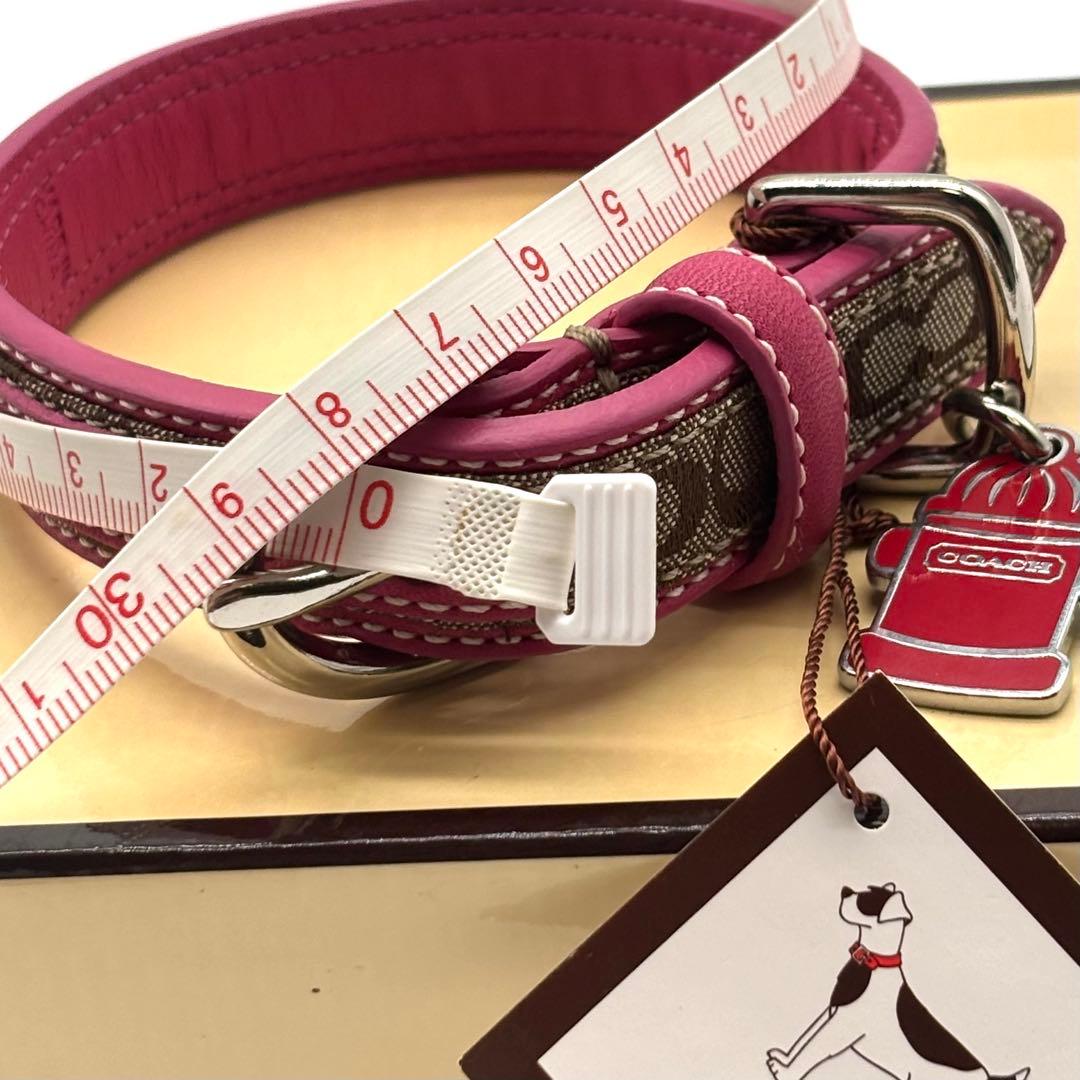美品　COACH 小型犬用首輪 XS ピンク　シグネチャー　チャーム付き