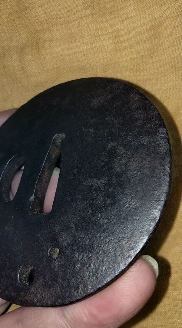 鉄鍔　鐔　(佐州住利貞　無文腕貫孔)　江戸時代　新潟　佐渡