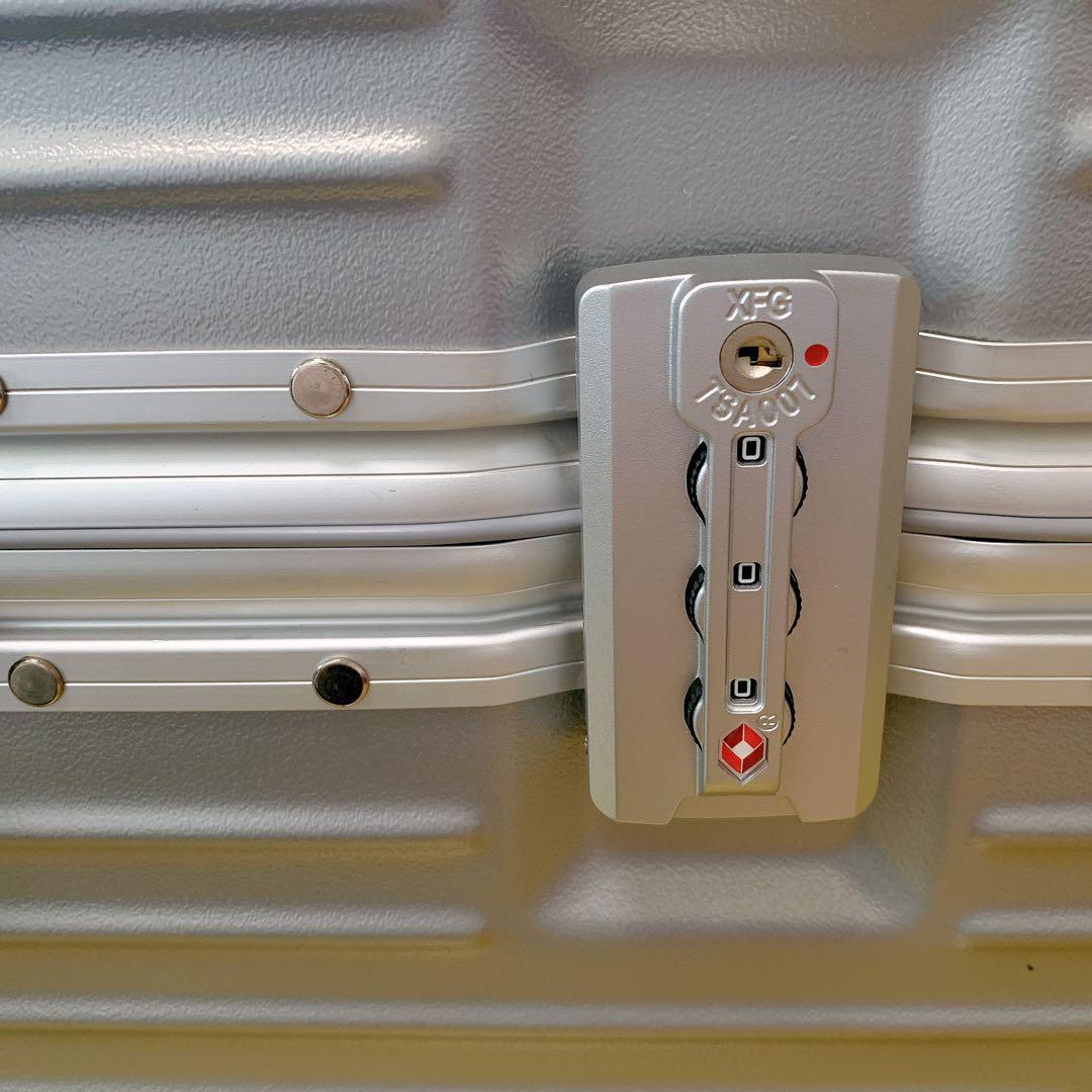 スーツケース キャリーケース シルバー　軽量　大型　大容量　旅行　5-7泊