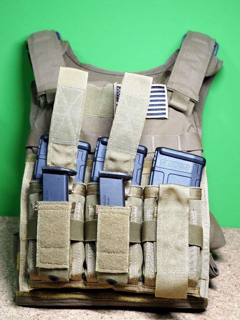 タクティカルベスト(ダイヤモンドバック実物)プレートキャリア(弾倉は含みません)