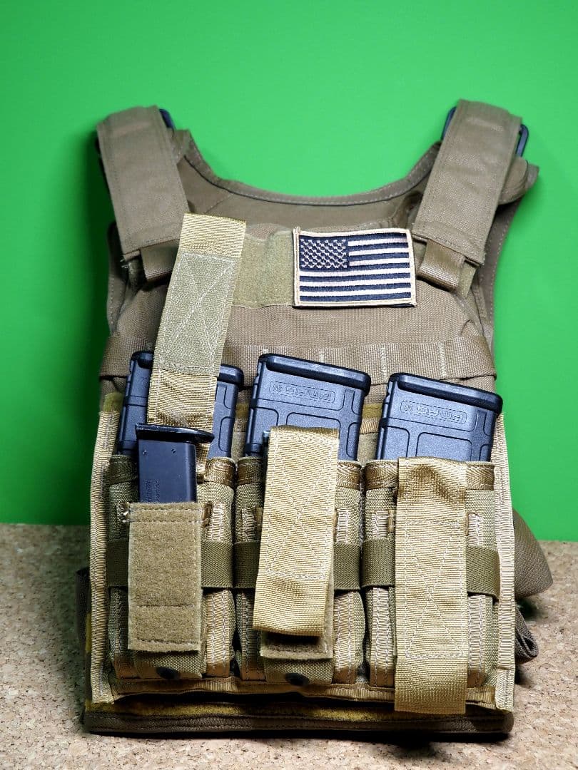 タクティカルベスト(ダイヤモンドバック実物)プレートキャリア(弾倉は含みません)