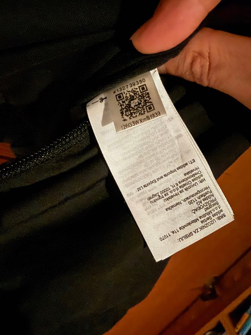 adidasトラックジャケット