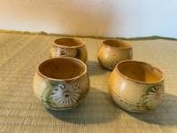 白菊文様京急須と湯のみセット ― 室町風意匠・静けさと調和を楽しむ茶器 ―