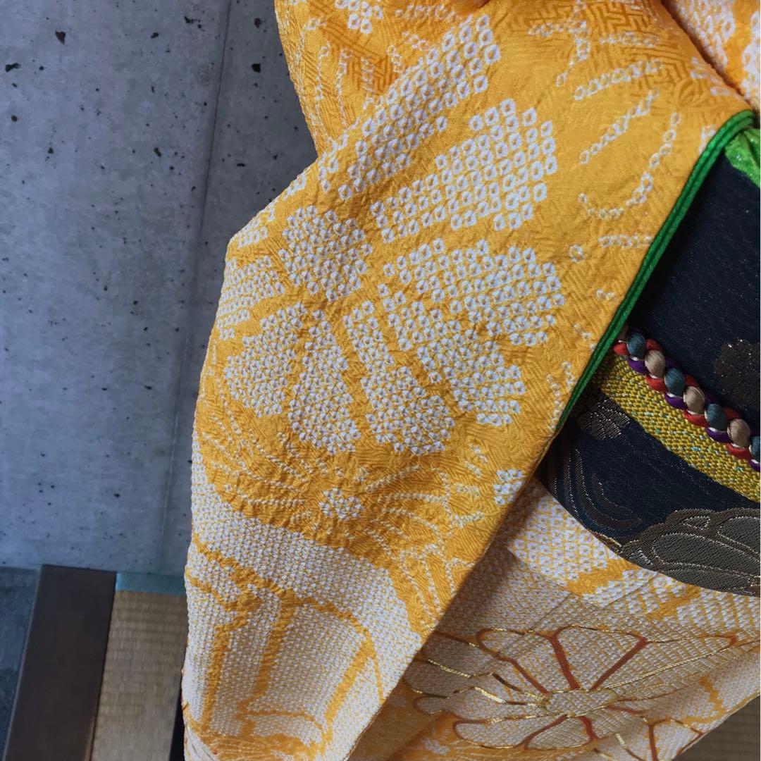 正絹　絞りの振袖　菊柄に金駒