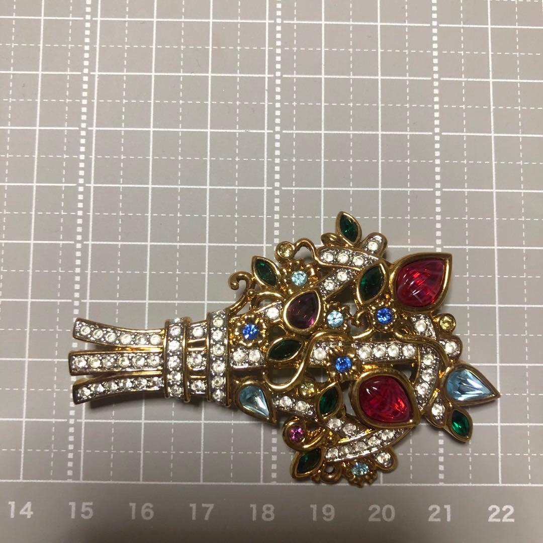 スワロフスキー　花束デザイン ブローチ 多色ストーン