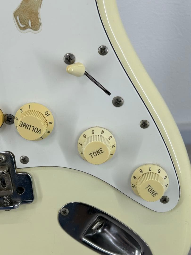 Squier【Stratocaster エレキギター クリーム】