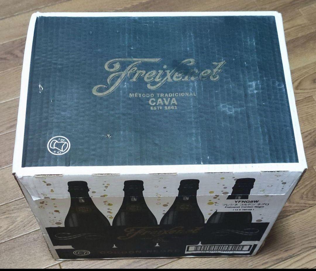 Freixenet Cordon Negro Brut 12本入り 75cl