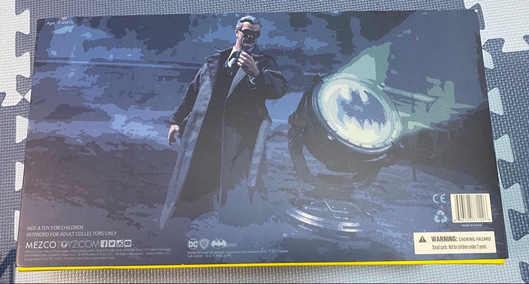 mezco バットマン ジムゴードン