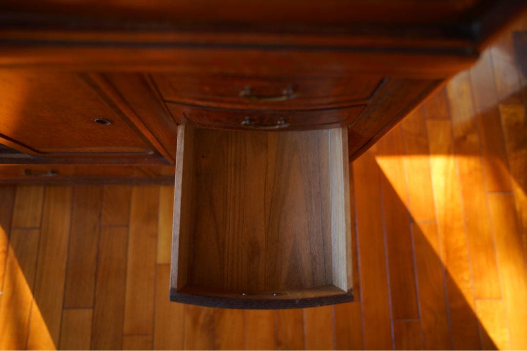 ☆101☆タモ材の玉杢目が美しい茶箪笥