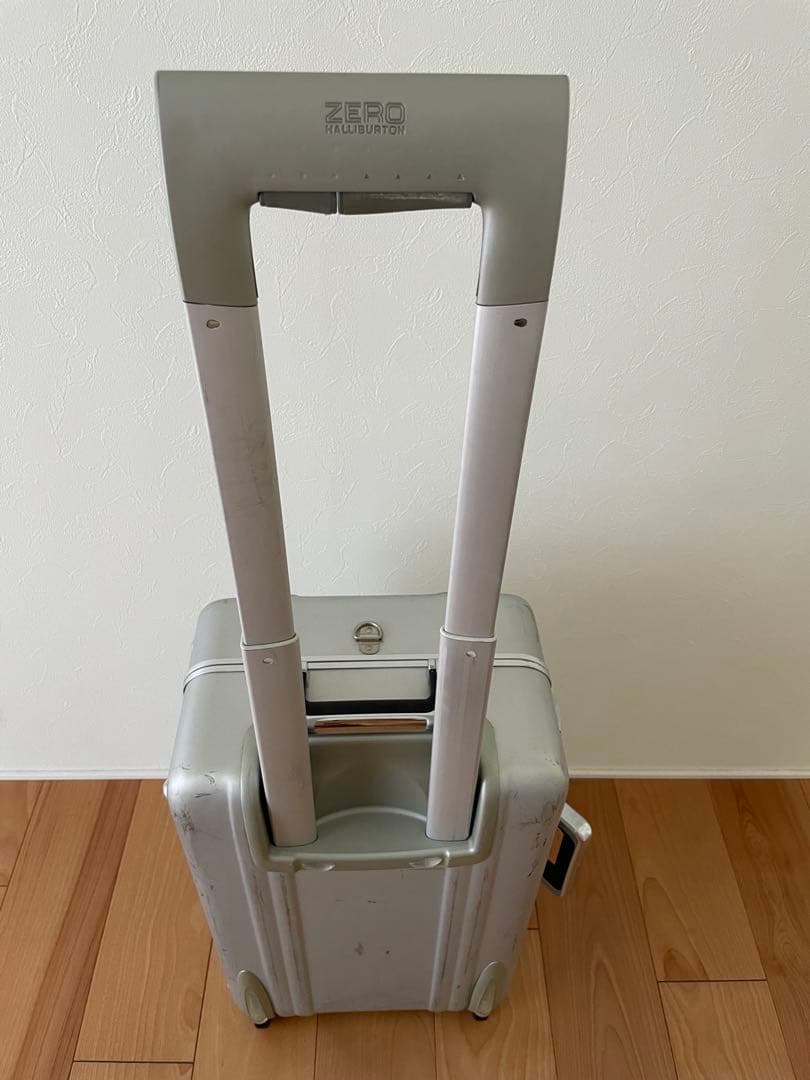 ゼロハリバートン　キャリーケース　2輪 TSAロック付き　車輪交換済