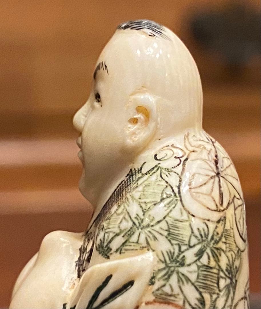 根付　唐子と桃　吉祥彫刻　細密細工　天然素材　ヴィンテージ　レア 台湾茶器