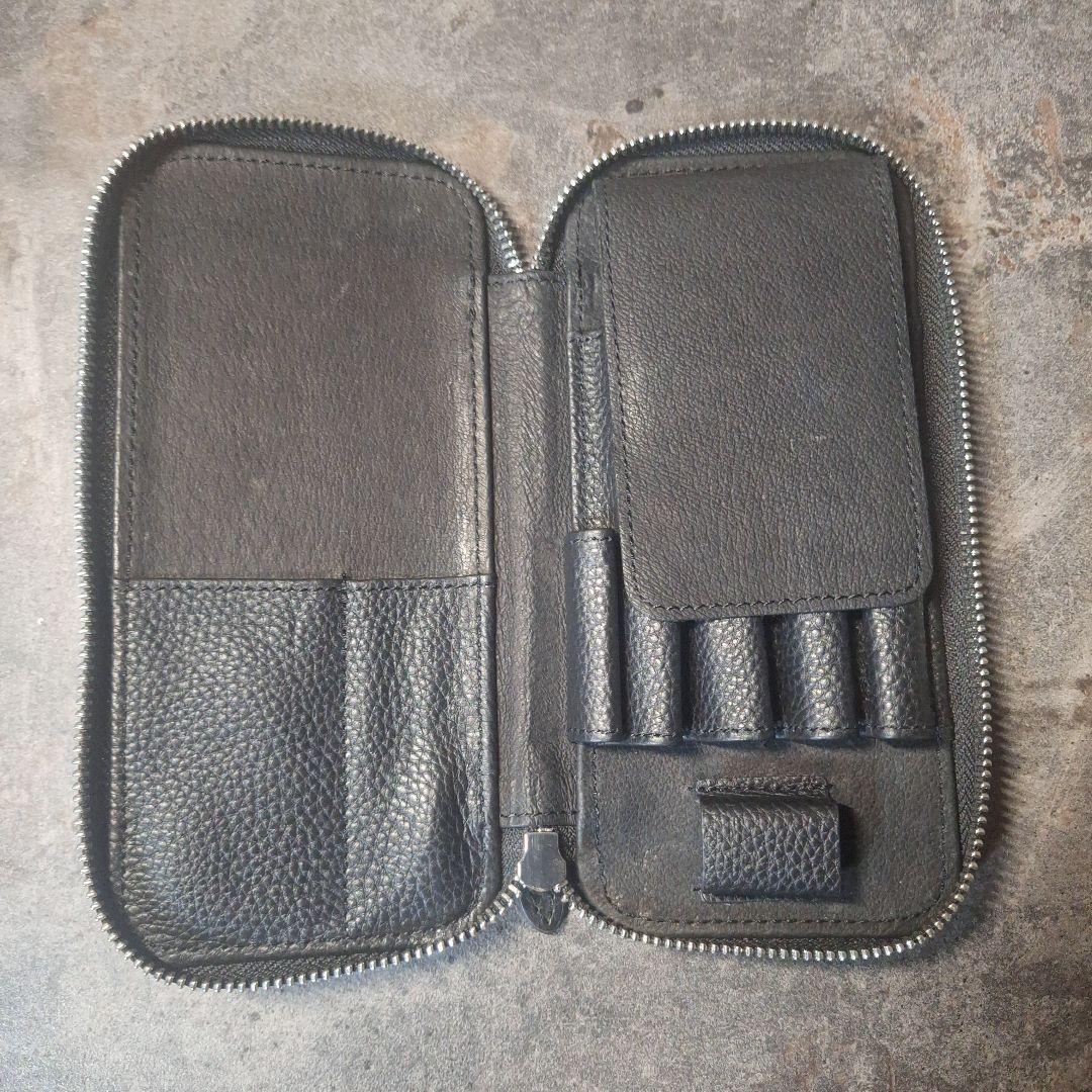 ラダイト　新作ラウンドジップペンケース　黒