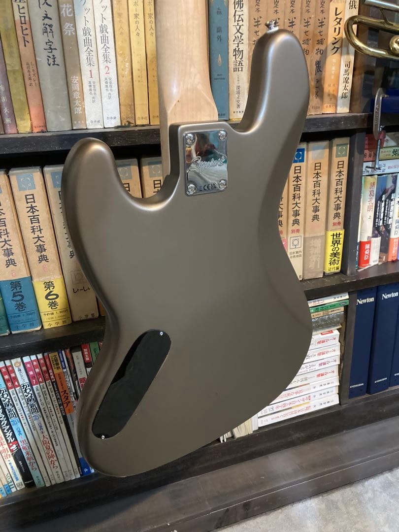 ベース squier by fender jazz bass flea custom