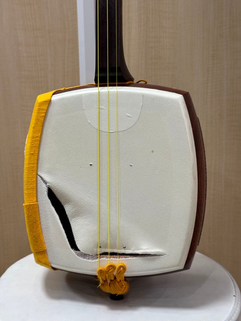 三味線 和楽器 弦楽器 紅木　紫檀 天然素材 破れあり