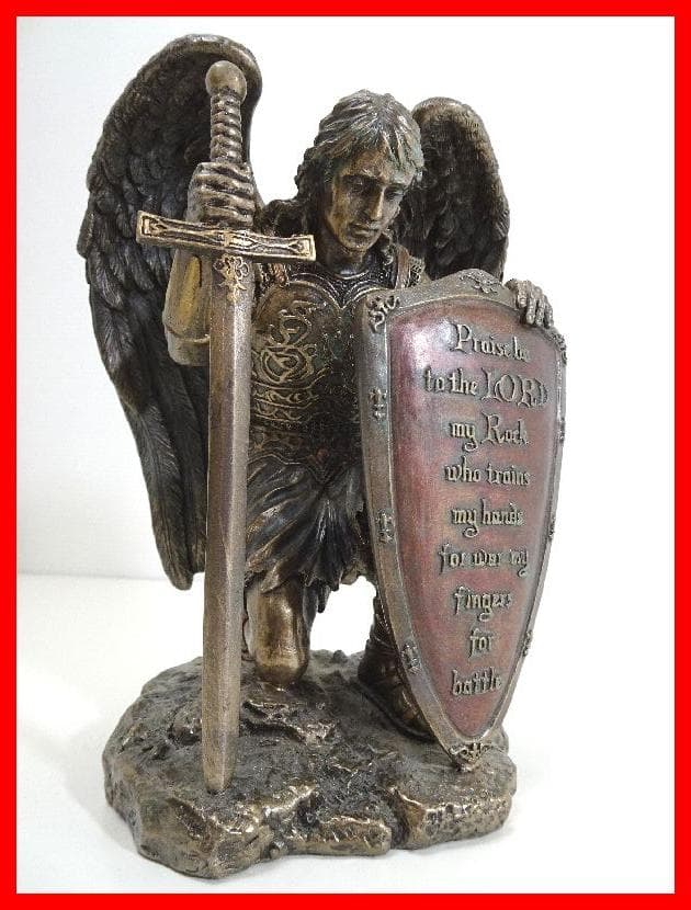 主を賛美する盾を持ち、跪く大天使ミカエル　レジン製モデル　中古　Mイ-365