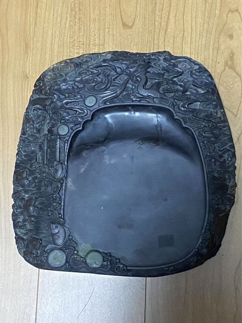 中国端溪硯石眼硯老坑龍魚彫文房四宝 年代物32cmx32x7.9cm重 10kg