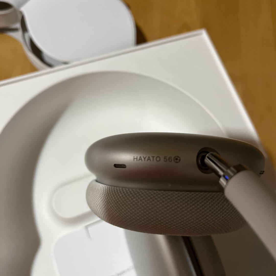 なな　AirPods Max