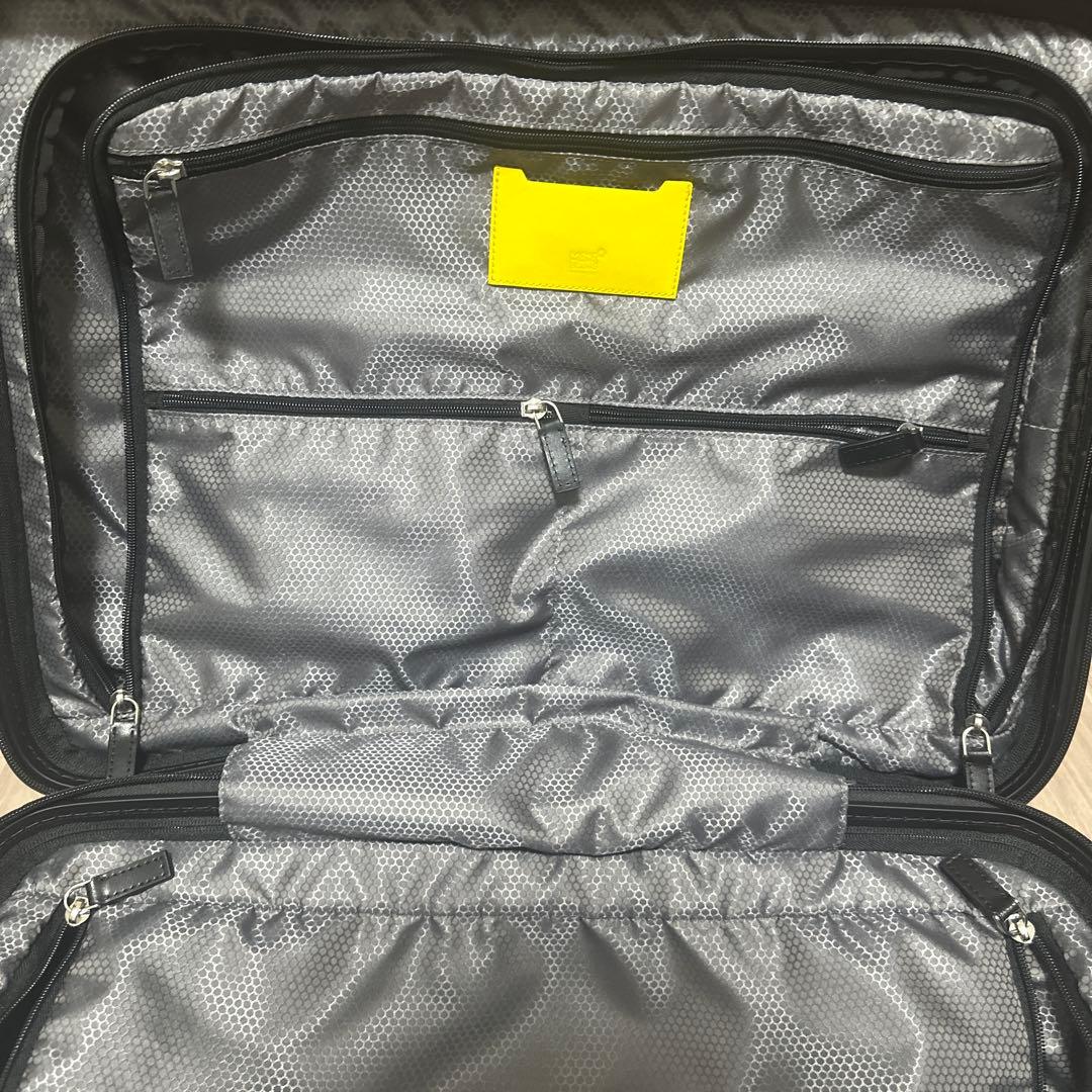 【限定】モンブラン　スーツケース　ピレリコラボ　37L