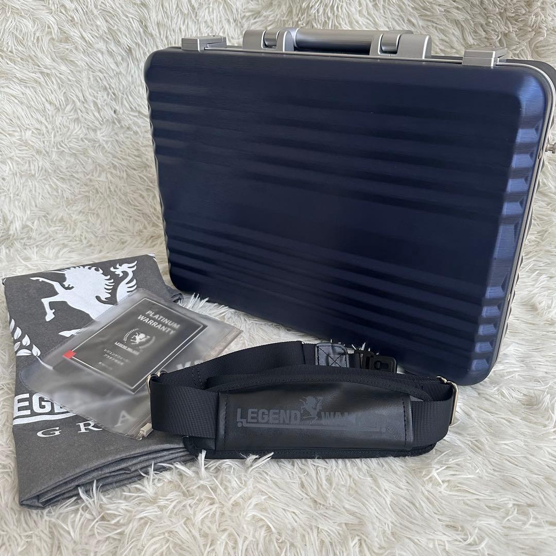 【最終価格美品】レジェンドウォーカーアタッシュケース6604-42ネイビー鍵付