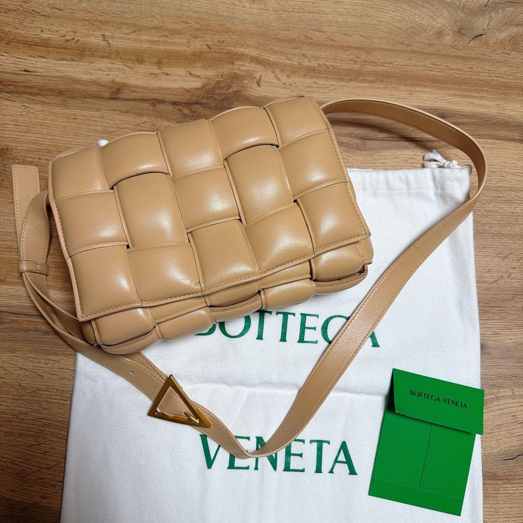 ooボッテガヴェネタ BOTTEGA VENETA パデットカセット