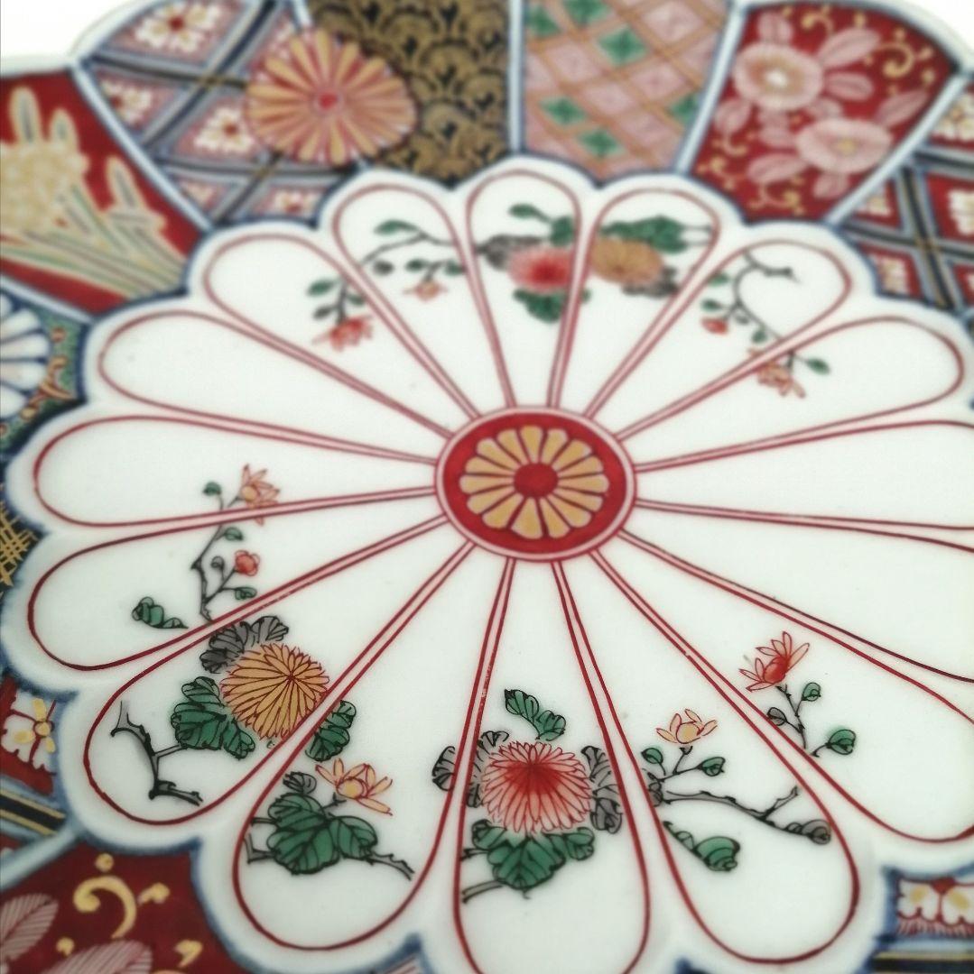 大聖寺伊万里　金襴手　16弁菊花形　色絵金彩　6寸皿