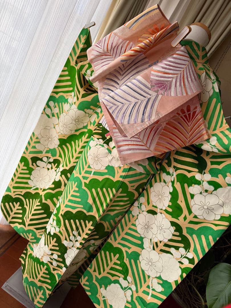振袖フルセット グリーン×白×クリームイエロー×ゴールド 金駒刺繍