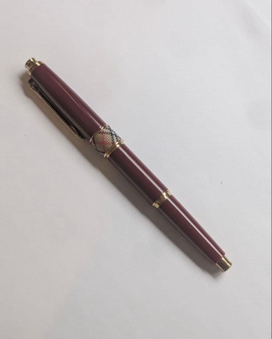 バーバリー　ケリー　レッド　シャープペンシル 0.5 Burberry