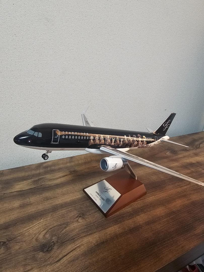 進撃の巨人コラボ STARFLYER Airbus A320 1/100
