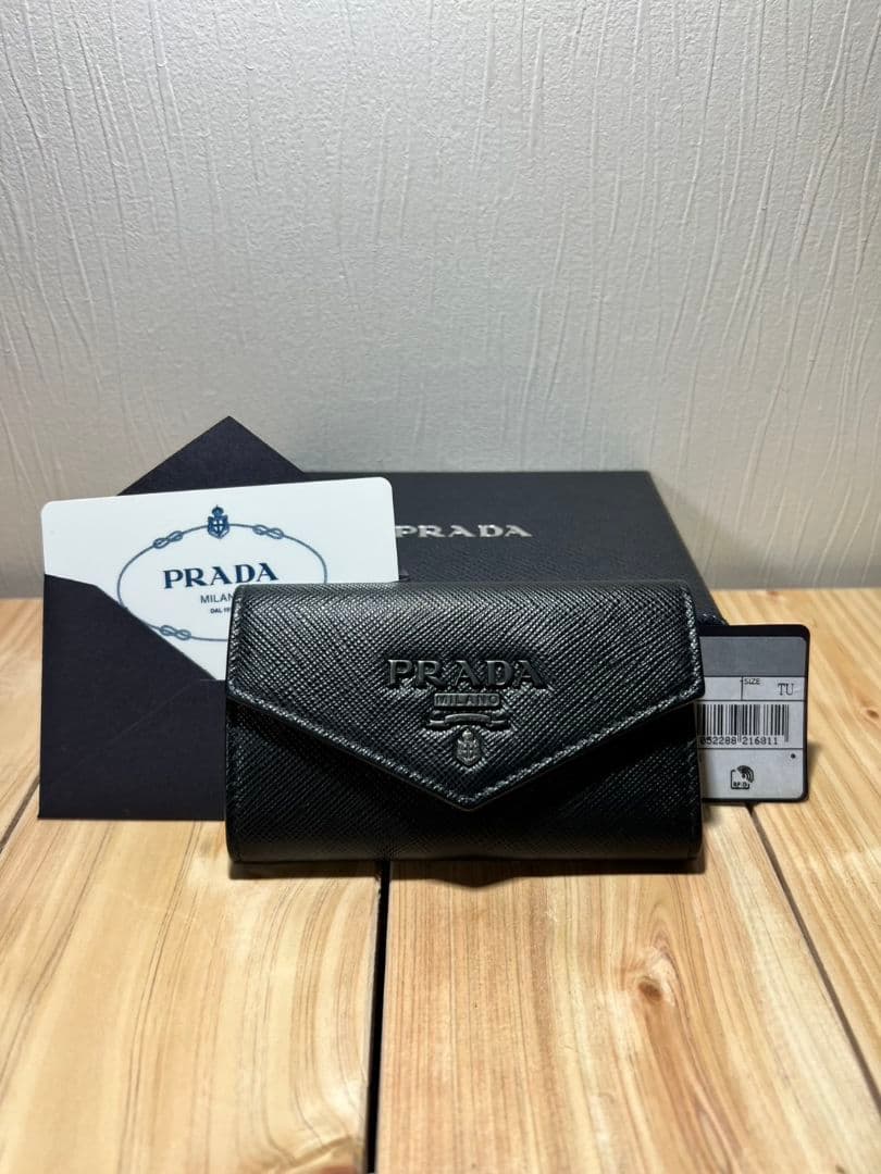 PRADA キーケース プラダ 美品 箱付き