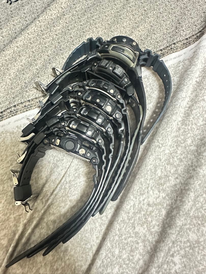 6本G-SHOCK ブラックモデルと2 本 CASIO