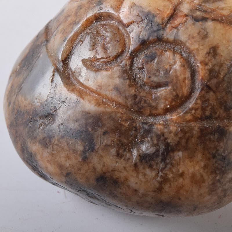 中国　玉石彫刻　漢詩刻　根付　紙鎮　置物　C　8331E