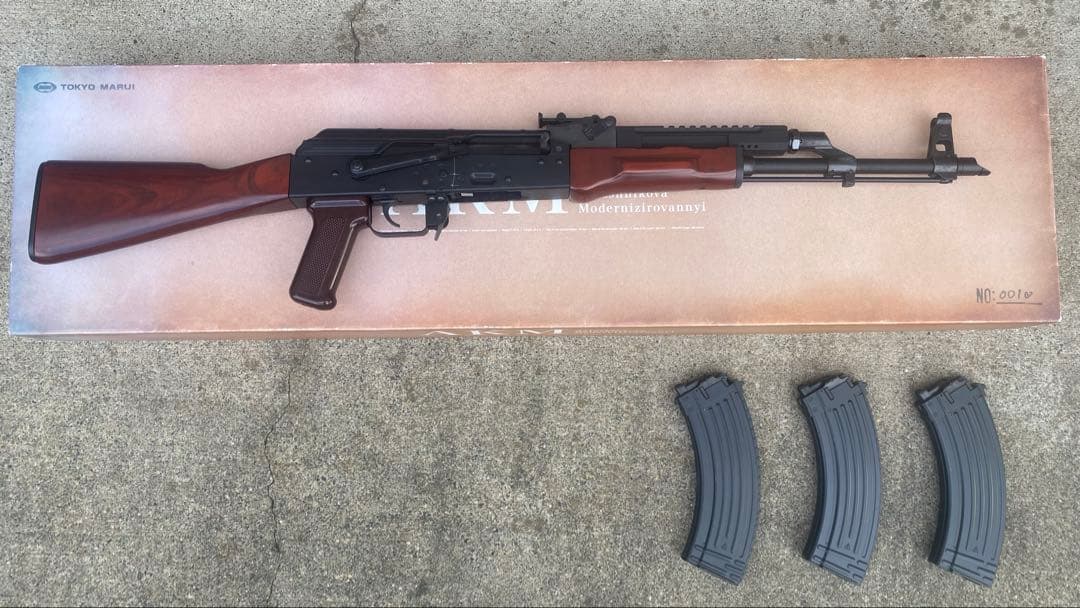 東京マルイ　ガスブローバックガン　AKM