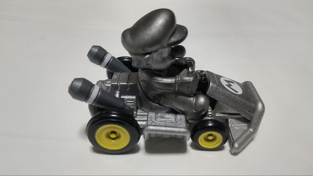 トミカ　ミニカー　マリオ　メタルマリオ　マリオカート