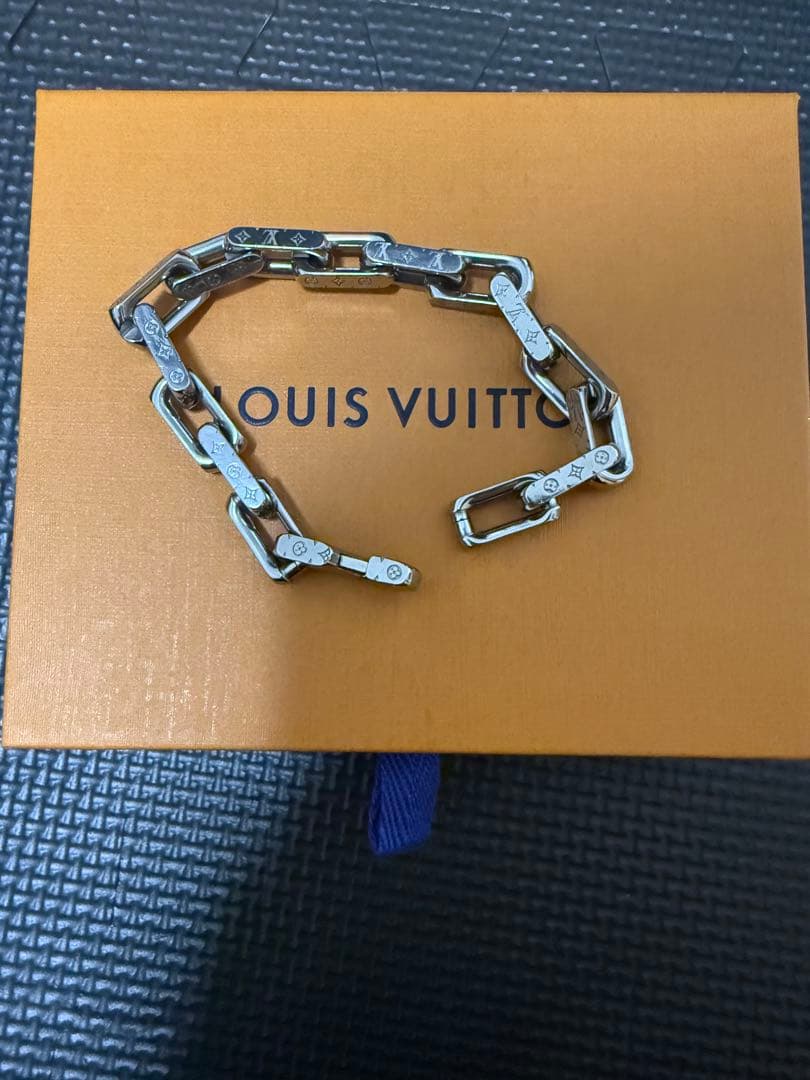 LOUIS VUITTON ブレスレット