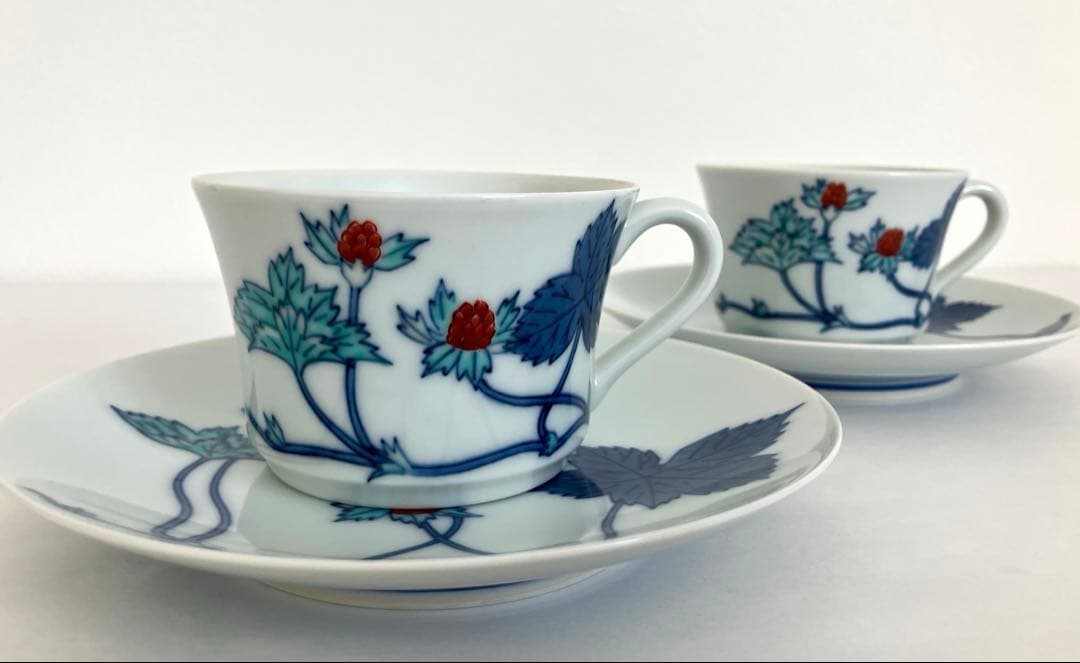 極美品★今泉今右衛門★2客★錦苺絵紅茶碗★カップ＆ソーサー★有田焼★ARITA