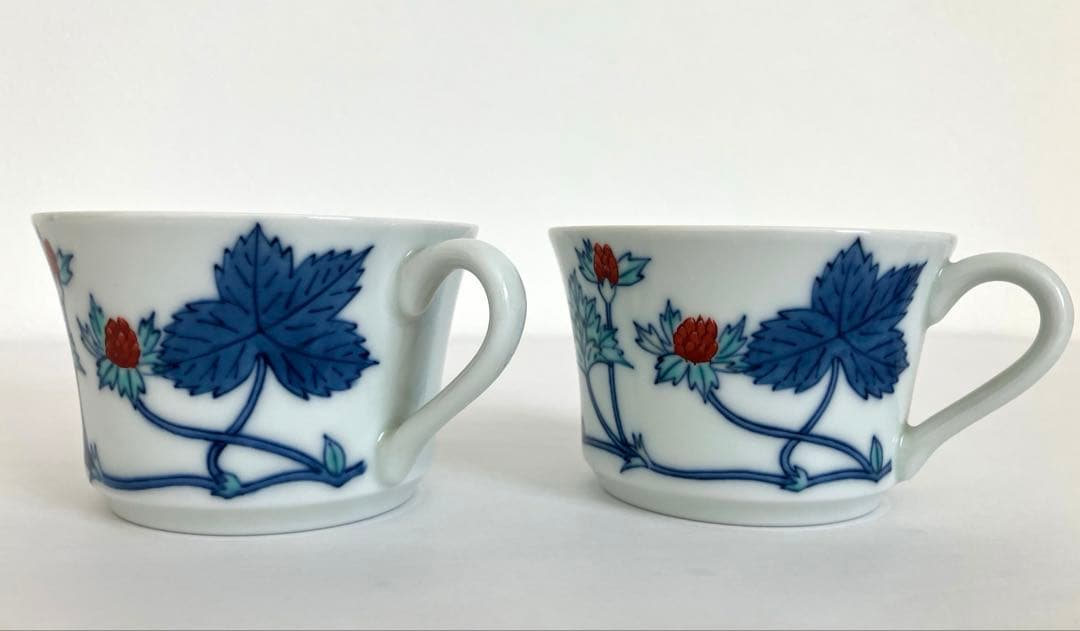 極美品★今泉今右衛門★2客★錦苺絵紅茶碗★カップ＆ソーサー★有田焼★ARITA