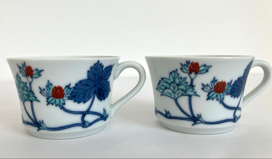 極美品★今泉今右衛門★2客★錦苺絵紅茶碗★カップ＆ソーサー★有田焼★ARITA