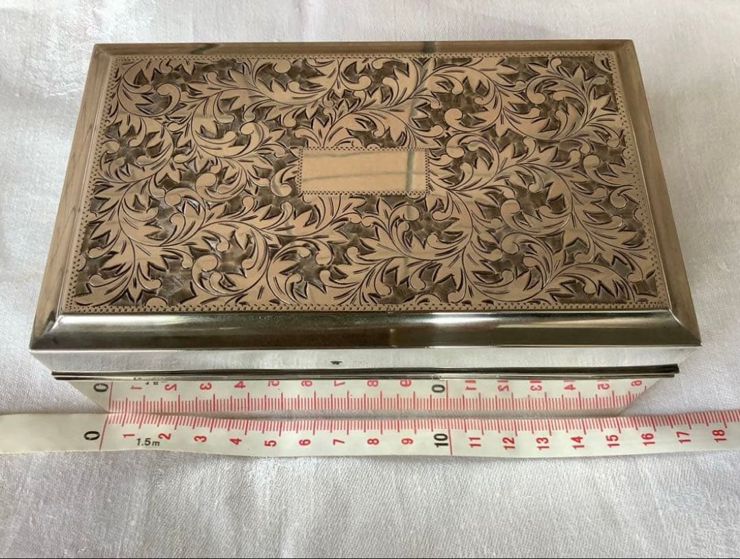 銀製 宝石箱 silver950 鍵付 唐草紋様手彫り 骨董品