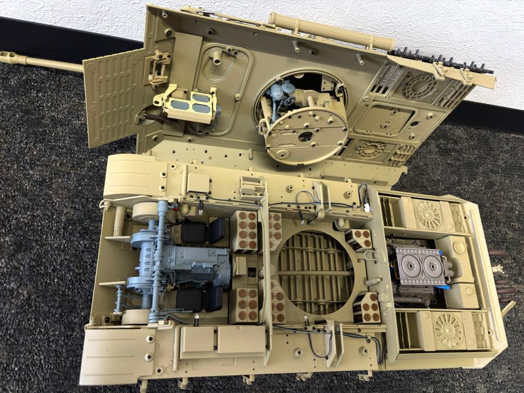 【完成品】アシェット『パンサー戦車をつくる』1/16スケール ドイツの傑作中戦車