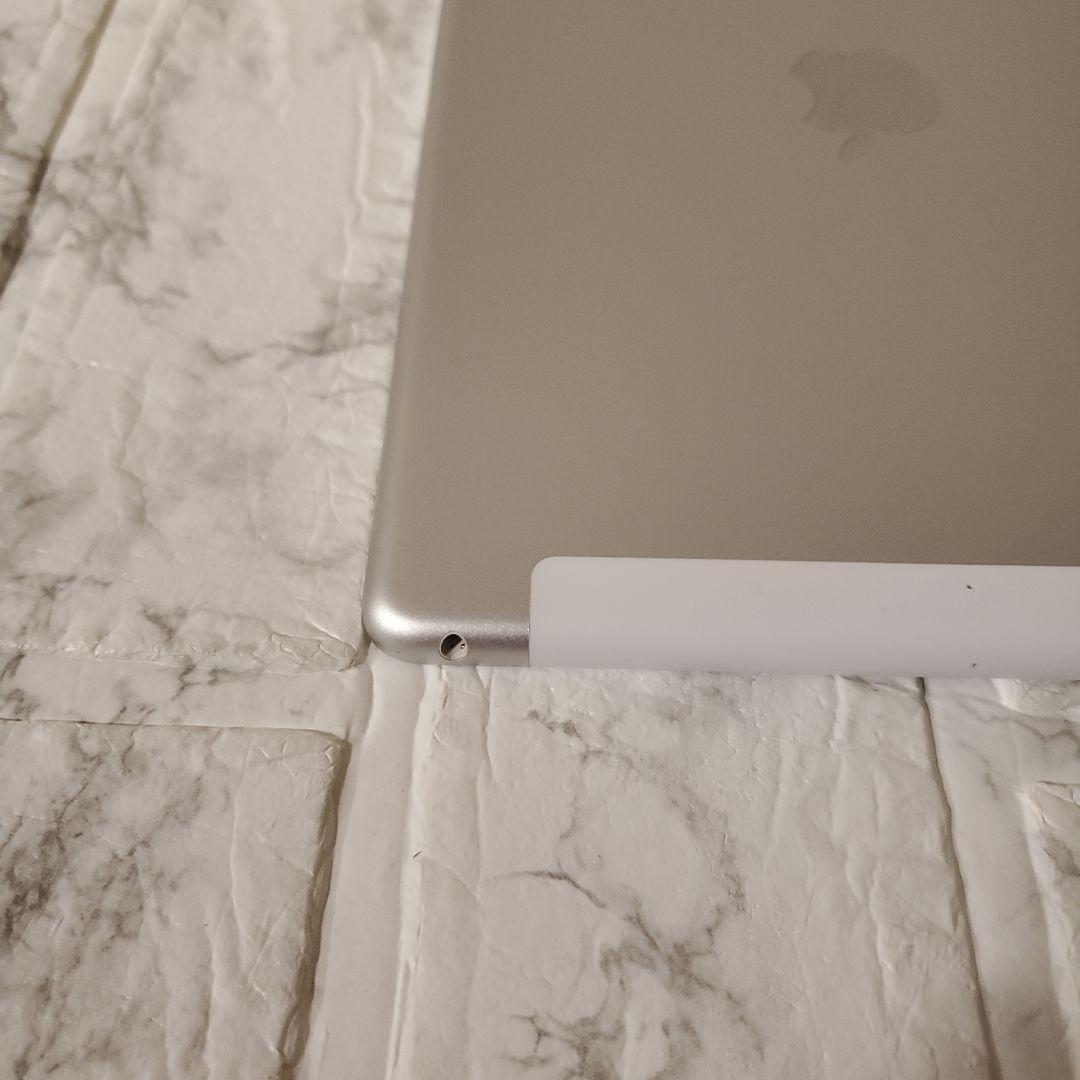248 iPad 7世代 128GB SIMフリー シルバー